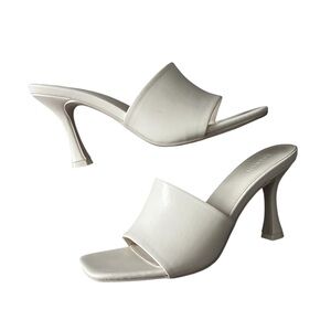Forever 21 • Square Toe Heeled Mule Sandal